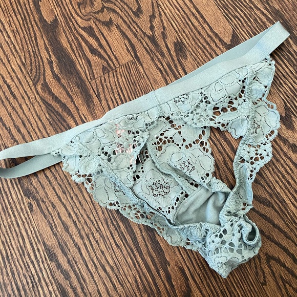 3 for $15 Floral Lace Cutout Cheekini! - Picture 3 of 5